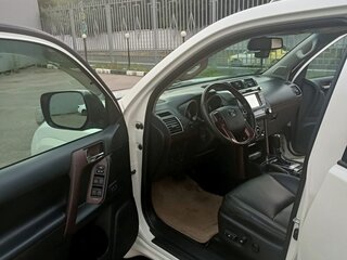 2015 Toyota Land Cruiser Prado 150 Series Рестайлинг 1, белый, 4550000 рублей, вид 5