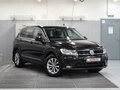 2017 Volkswagen Tiguan II, чёрный, 2040000 рублей - вид 2