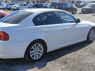 2009 BMW 3 серии 325i V (E90/E91/E92/E93) Рестайлинг, белый, 1350000 рублей, вид 4