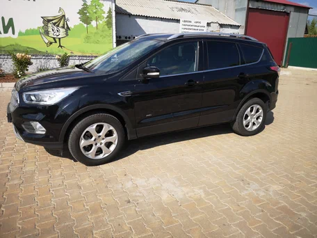 2017 Ford Kuga II Рестайлинг, чёрный, 1700000 рублей, вид 4