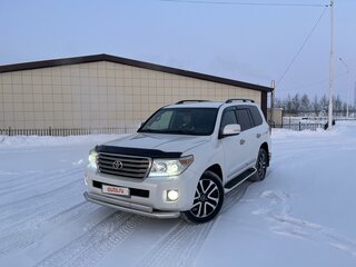 2013 Toyota Land Cruiser 200 Series Рестайлинг 1, белый, 5400000 рублей, вид 4