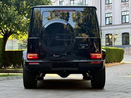 2026 Mercedes-Benz G-Класс AMG 63 AMG II (W465) Рестайлинг, чёрный, 32000000 рублей, вид 2