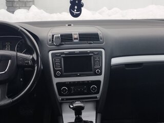 2009 Skoda Octavia II (A5) Рестайлинг, белый, 750000 рублей, вид 4