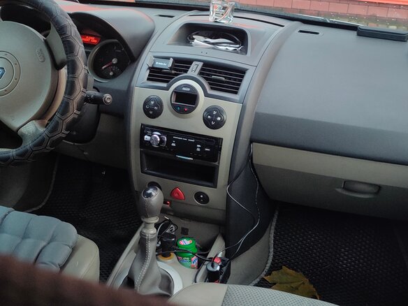 2005 Renault Megane II, серебристый, 750000 рублей - вид 2