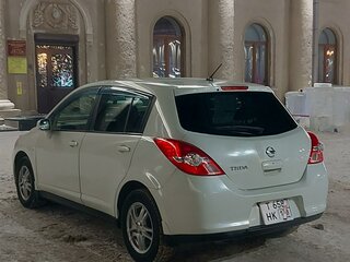 2010 Nissan Tiida I, белый, 740000 рублей, вид 4