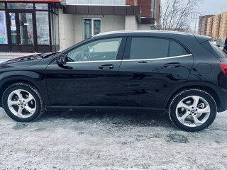 2019 Mercedes-Benz GLA 200 I (X156) Рестайлинг, чёрный, 2950000 рублей, вид 2