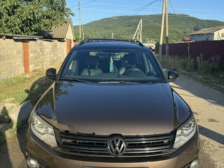 2016 Volkswagen Tiguan I Рестайлинг, коричневый, 1999999 рублей, вид 1