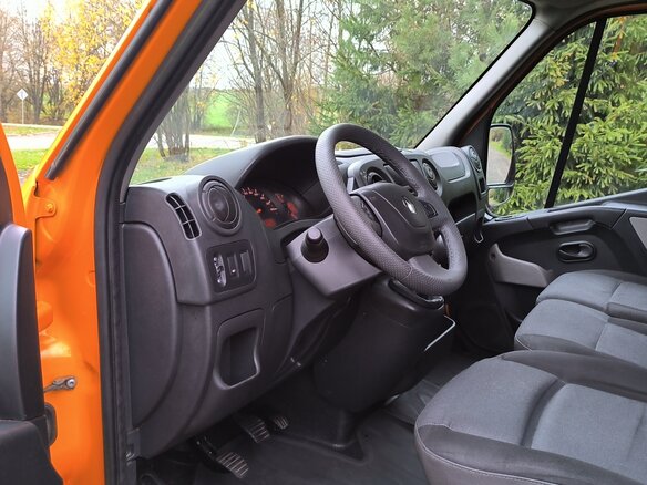 2018 Renault Master, оранжевый, 1850000 рублей - вид 2