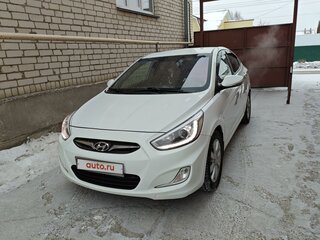 2013 Hyundai Solaris I, белый, 730000 рублей, вид 2