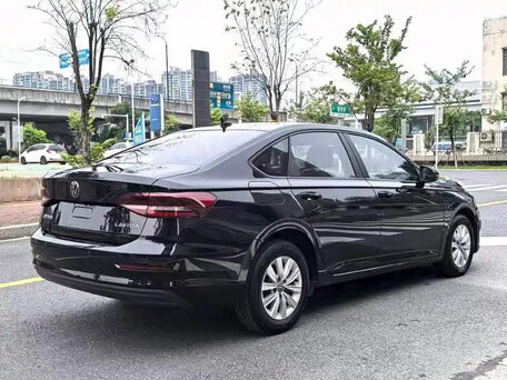 2022 Volkswagen Lavida III, чёрный, 1200000 рублей, вид 4