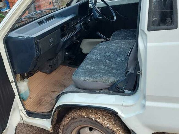 1989 Toyota TownAce, белый, 650000 рублей - вид 16