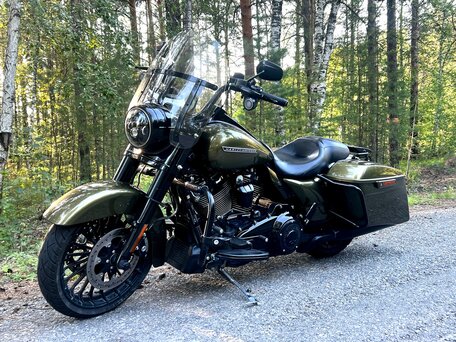 2018 Harley-Davidson Road King, зелёный, 1850000 рублей, вид 1