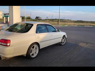 1998 Toyota Cresta V (X100), белый, 1750000 рублей, вид 1