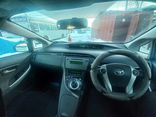 2011 Toyota Prius III (XW30), белый, 900000 рублей, вид 1
