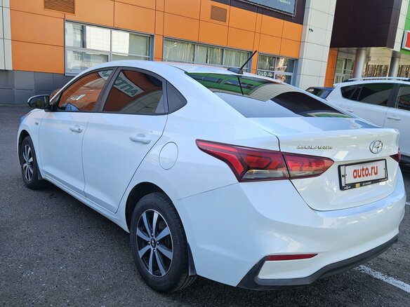 2017 Hyundai Solaris II, белый, 900000 рублей - вид 5