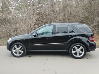 2007 Mercedes-Benz M-Класс 320 II (W164), чёрный, 1350000 рублей, вид 5
