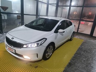2018 Kia Cerato III Рестайлинг (Classic), белый, 1600000 рублей, вид 5