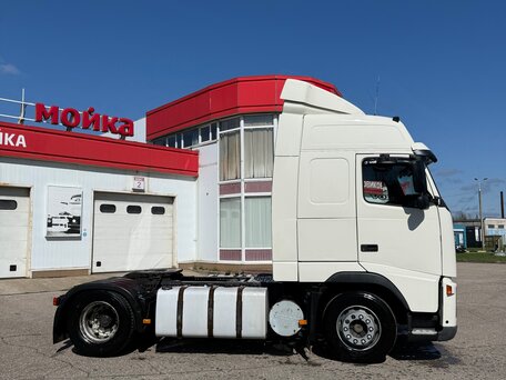 2005 Volvo FH, белый, 1990000 рублей, вид 4