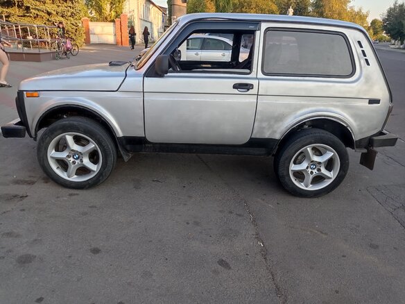 1996 Lada (ВАЗ) 2121 (4x4) I Рестайлинг, белый, 350000 рублей - вид 3