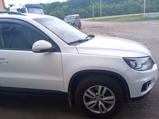 2011 Volkswagen Tiguan I Рестайлинг, белый, 1400000 рублей, вид 3