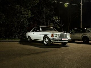 1982 Mercedes-Benz W123 230 4-speed, белый, 3499000 рублей, вид 2