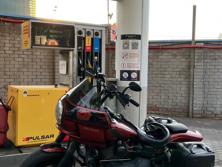 2009 Harley-Davidson Fat Bob, красный, 900000 рублей, вид 2