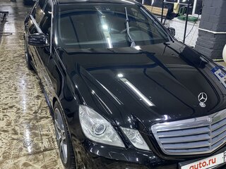 2011 Mercedes-Benz E-Класс 200 7G-Tronic IV (W212, S212, C207), чёрный, 1700000 рублей, вид 1