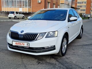 2019 Skoda Octavia III (A7) Рестайлинг, белый, 1700000 рублей, вид 1