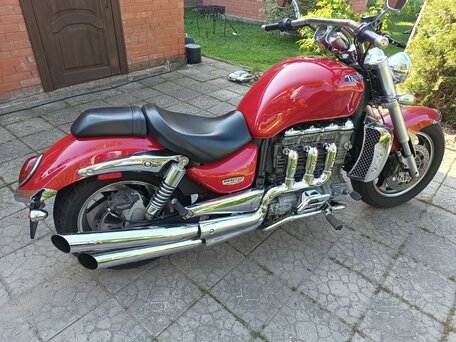 2005 Triumph Rocket 3, красный, 675000 рублей, вид 5
