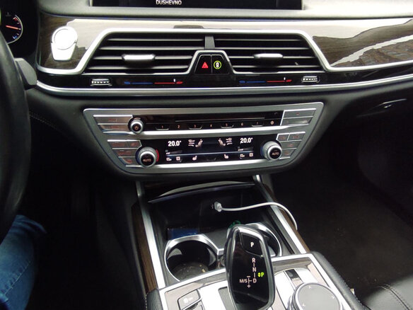 2018 BMW 7 серии Long 740Li xDrive VI (G11/G12), белый, 2926620 рублей - вид 6