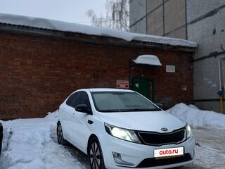 2014 Kia Rio 4-speed III, белый, 1300000 рублей, вид 3
