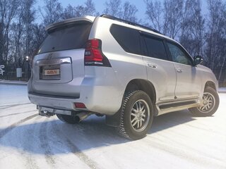 2013 Toyota Land Cruiser Prado 150 Series Рестайлинг 1, серебристый, 2950000 рублей, вид 4