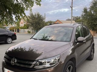 2014 Volkswagen Tiguan I Рестайлинг, коричневый, 1530000 рублей, вид 1