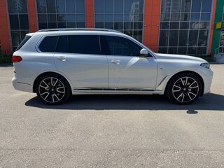 2022 BMW X7 40i I (G07), белый, 8600000 рублей, вид 3