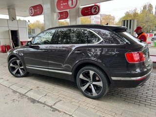 2016 Bentley Bentayga I, фиолетовый, 9050000 рублей, вид 2