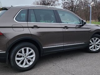 2017 Volkswagen Tiguan II, коричневый, 2900000 рублей, вид 3