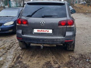 2009 Volkswagen Touareg I Рестайлинг, серый, 980000 рублей, вид 3
