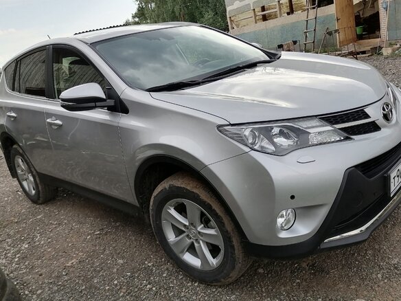 2013 Toyota RAV4 IV (XA40), серебристый, 3000000 рублей - вид 1