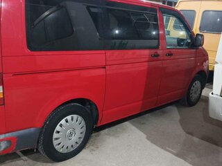 2004 Volkswagen Transporter Long T5, красный, 1050000 рублей, вид 2