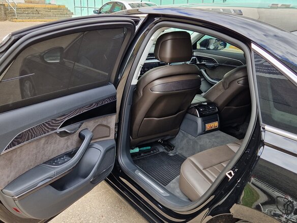 2018 Audi A8 Long 55 TFSI IV (D5), чёрный, 6500000 рублей - вид 9