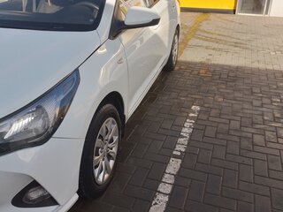 2017 Hyundai Solaris II, белый, 920000 рублей, вид 4
