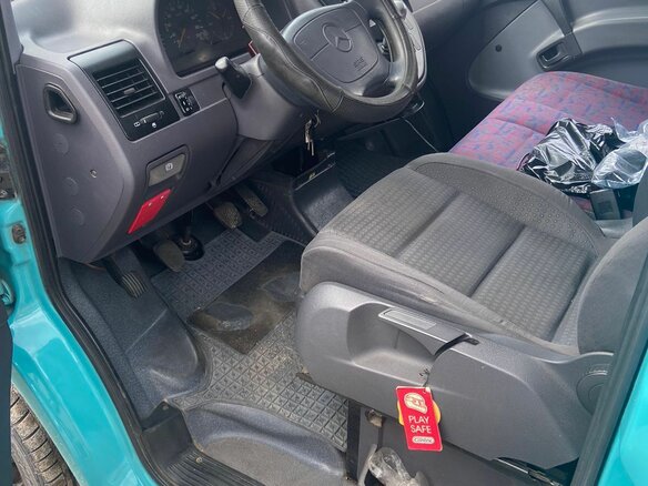 1998 Mercedes-Benz Vito 110 CDI L1 I (W638), голубой, 600000 рублей - вид 3