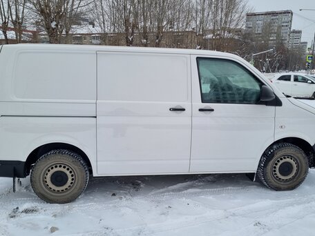 2013 Volkswagen Transporter, белый, 2500000 рублей, вид 4