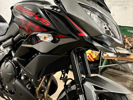 2021 Kawasaki Versys 650, серебристый, 850000 рублей, вид 1