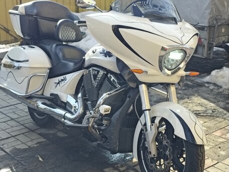 2012 Victory Cross Country, белый, 850000 рублей, вид 1