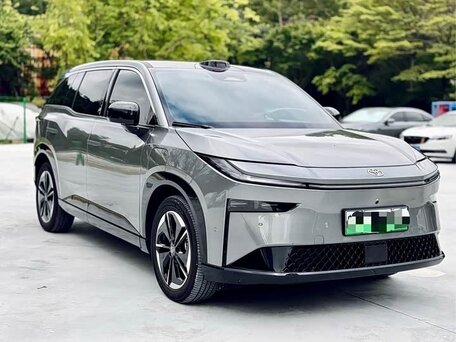 2025 Toyota bZ3X 58.3 kWh, серый, 2810000 рублей, вид 3