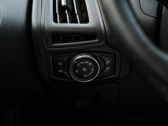 2014 Ford Focus III, красный - вид 9