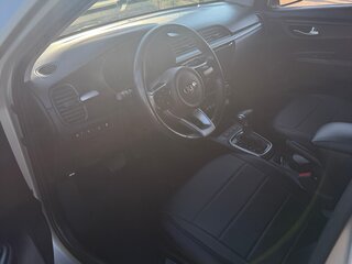 2019 Kia Rio IV, бежевый, 1400000 рублей, вид 4