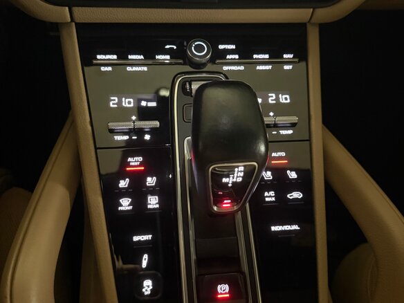2019 Porsche Cayenne S III, бежевый, 5800000 рублей - вид 18