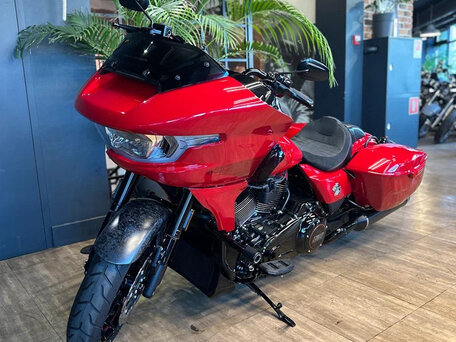 2025 Harley-Davidson CVO Road Glide ST, красный, 6500000 рублей, вид 4